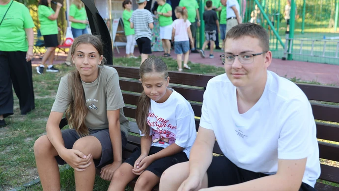Pierwsze kino plenerowe na Szczekanicy. Mieszkańcy spotkali się przy ul. Grabowej