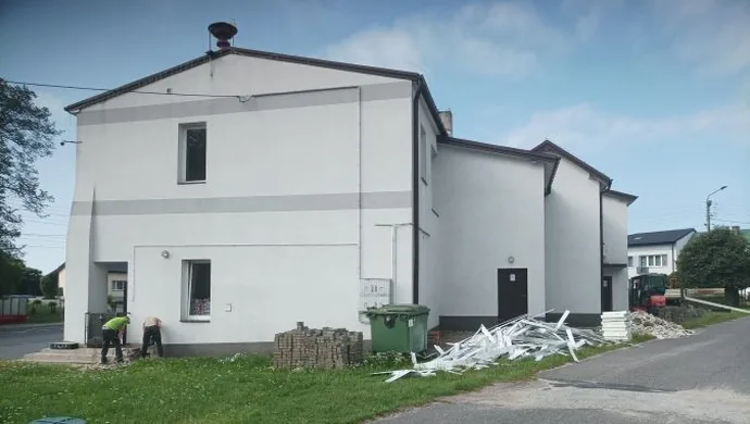 Dom ludowy w Bujnach przechodzi gruntowną modernizację. 