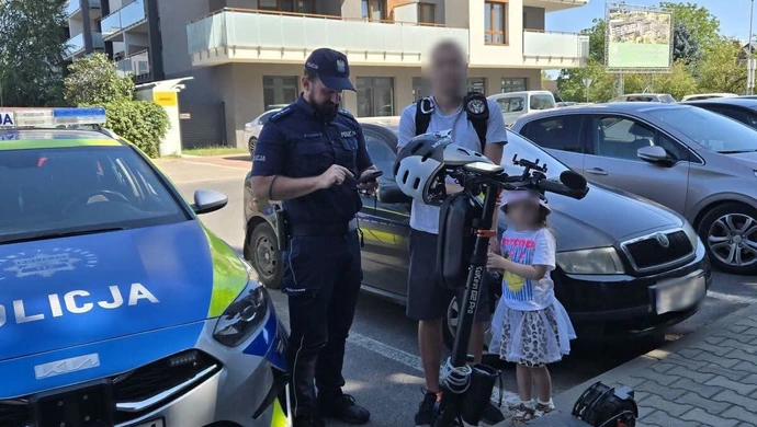 Policja kontroluje rowerzystów i użytkowników hulajnóg w Piotrkowie