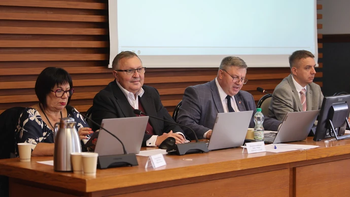 Radni wracają po wakacyjnej przerwie. Trwa sesja Rady Miasta [RELACJA NA ŻYWO]