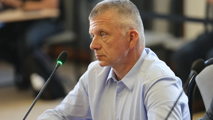 Radny Przemysław Winiarski może stracić mandat. Poszło o faktury wystawiane miastu