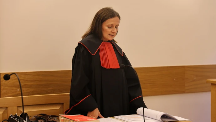 Kolejne przesłuchania w sprawie pieniędzy na studniówkę. Prokurator chce 10 miesięcy więzienia