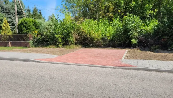 Zakończyła się budowa chodnika w Kolonii Plucice
