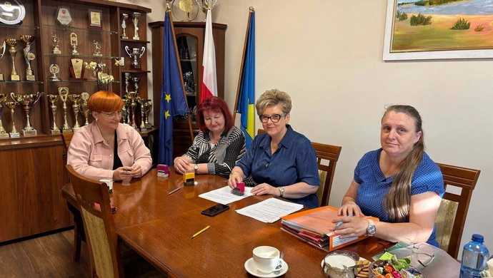 Nowa nawierzchnia w Wydryniwie. Gmina podpisała umowy na przebudowę drogi