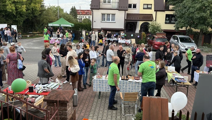 Wyprzedaż garażowa na Szczekanicy. 20 rodzin wystawiło swoje stoiska
