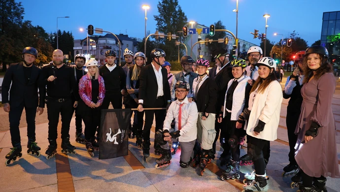 10 lat Nightskating Piotrków. Koncert Kubańczyka i przejazd rolkarzy ulicami Piotrkowa