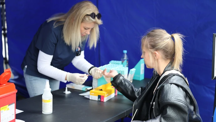 Piotrkowianie badali się i bawili. Piknik Zdrowia w parku