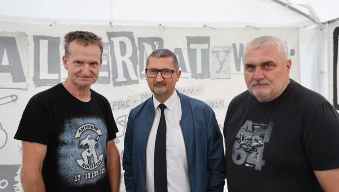 Alternatywny Odlot w Piotrkowie. Rock, punk i hardcore na lotnisku