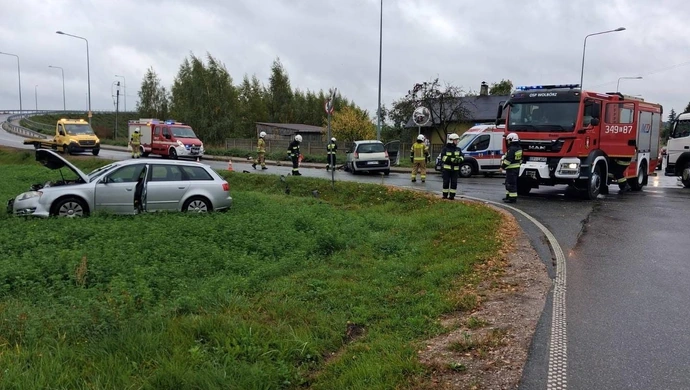 Zderzenie Audi i Renault przy S8. 46-latka dostała mandat
