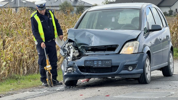 Wjechał w Seicento na Moryca. 52-latek w szpitalu