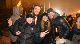 Tłumy bawiły się na miejskiej sylwestrowej potańcówce. Świetna zabawa do późnej nocy