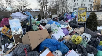 Śmieci miały zniknąć, zostały pod blokami. Mieszkańcy alarmują po zmianie firm odbierających odpady