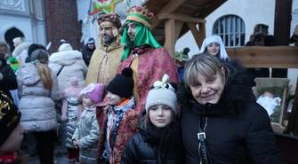 Piotrków w Kolorowym Orszaku: Tradycja i Radość na Ulicach Miasta