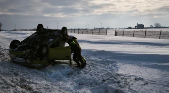 Dachowanie na DK12 w Srocku ZDJĘCIA
