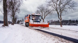 Zima nie odpuszcza. Drogi wojewódzkie pod stałym nadzorem – informuje ZDW w Łodzi