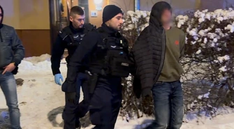 Zabarykadował się w mieszkaniu na Działkowej. W lokalu była kobieta, możliwe że także dziecko