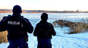Policjanci dbają o bezpieczeństwo przy akwenach wodnych