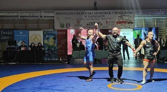 Trzy medale zapaśników AKS w mistrzostwach Polski