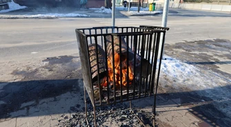 Gmina Sulejów wychodzi na przeciw niskim temperaturom. Na przystankach stanęły koksowniki. 