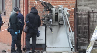 Wysadzili bankomat w centrum Gorzkowic pod Piotrkowem. Sprawcy uciekli bez łupu