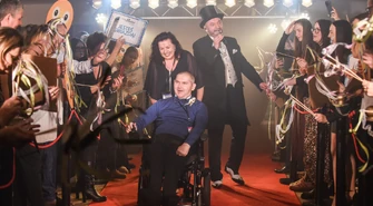 Honorowi goście stawili się w sobotnie popołudnie na wyjątkowym balu. Wydarzenie zostało zorganizowane specjalnie dla Nich