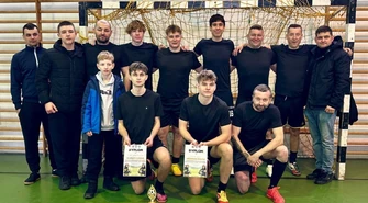 Sportowa rywalizacja, strażacka solidarność i duch fair play. Gminne Halowe Zawody w Piłce Nożnej Drużyn OSP połączyły strażaków z całej gminy Czarnocin