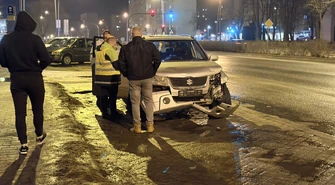 Zderzenie na jednym z głównych skrzyżowań w Piotrkowie. 24-latek ukarany mandatem