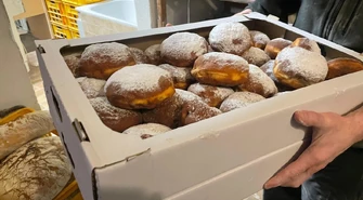 Tłusty Czwartek w Piotrkowie. Ekipa Radia Strefa.fm osłodziła dzień mieszkańcom