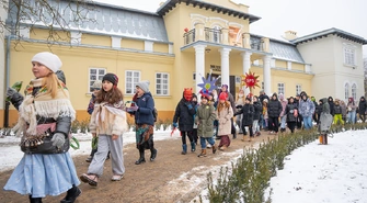 Łódzkie pełne tradycji. Ostatkowy korowód przeszedł ulicami Bełchatowa