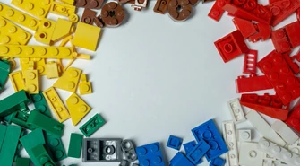 Jak układanie klocków wpływa na rozwój dziecka?