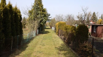 Piotrkowskie ogródki działkowe budzą się do życia po zimie. Działkowicze korzystają z pierwszych cieplejszych dni