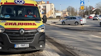 Potrącenie nastolatki na przejeździe rowerowym w Piotrkowie. Utrudnienia przy al. Armii Krajowej