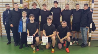 Strażacy zagrali o puchar. Sukces drużyny z Grabinej Woli