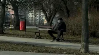 Miał onanizować się pod Biedronką i gonić z nożem. Zamaskowany mężczyzna zaczepia kobiety i dzieci w Piotrkowie 