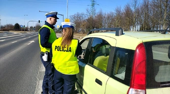 Policyjne akcje „Łapki na kierownicę” oraz „Patrz i słuchaj”