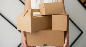 Wysyłka produktów o nietypowych kształtach - długa tuba, owijka czy klasyczne pudełko?