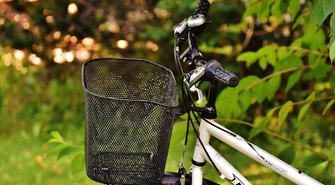  Stracił orientację w terenie i oddalił się aż 20 km od domu. Pomógł mu policjant