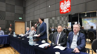 Wokół Zalewu Sulejowskiego powstanie „Velo Pilica”. Samorządy podpisały porozumienie