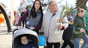 Jarmark „Na Jaju” 2026 w Piotrkowie Trybunalskim. Kolorowe stoiska i świąteczna atmosfera w Niedzielę Palmową. Było więcej mieszkańców niż rok temu