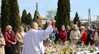 Piotrkowianie święcą pokarmy. Tradycja wciąż żywa