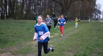 Uczniowie rywalizowali w mistrzostwach powiatu w biegach przełajowych w Wolborzu