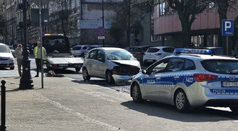 Zderzenie w alejach 3 Maja. Utrudnienia w ruchu przy MOK