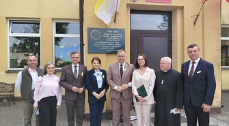 Uroczysty Dzień Patrona w Szkole Podstawowej im. św. Jana Pawła II w Gazomi