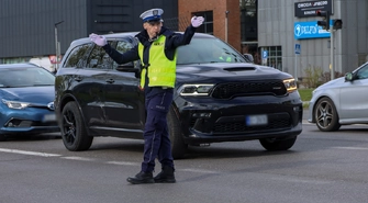 Piotrkowianin znów najlepszy w regionie. Sierż. Mateusz Kowalski z tytułem „Policjanta Ruchu Drogowego 2026”
