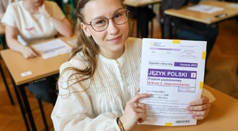Matury 2026 rozpoczęte. Uczniowie I LO im. Bolesława Chrobrego mierzą się z językiem polskim na poziomie podstawowym