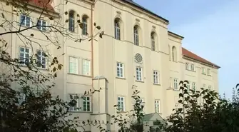 Chrobry w pierwszej setce w Polsce. Tak wypadły szkoły z Piotrkowa w rankingu 2026