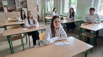 W Piotrkowie rozpoczęły się egzaminy ósmoklasisty. Sprawdziliśmy, jakie były nastroje przed rozpoczęciem