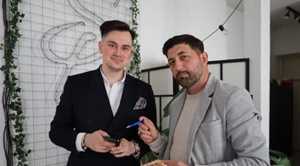 Rekord Guinnessa w Piotrkowie Trybunalskim. Przybywa chętnych do strzyżenia i partnerów akcji
