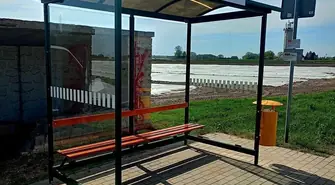 Nowe wiaty przystankowe w Gminie Grabica
