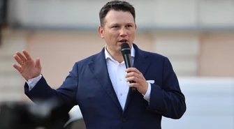 Mentzen w Piotrkowie Trybunalskim. Mieszkańcy pytali o Ukrainę, NFZ i kolej do Bełchatowa